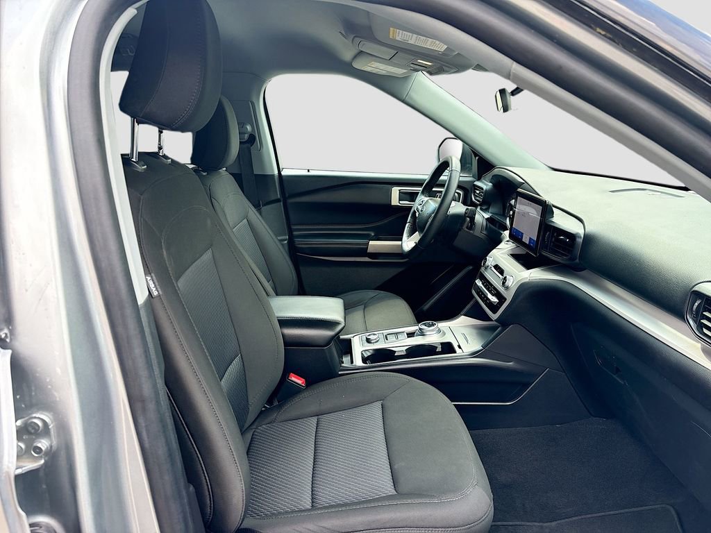 Used 2023 Ford Explorer XLT image 29