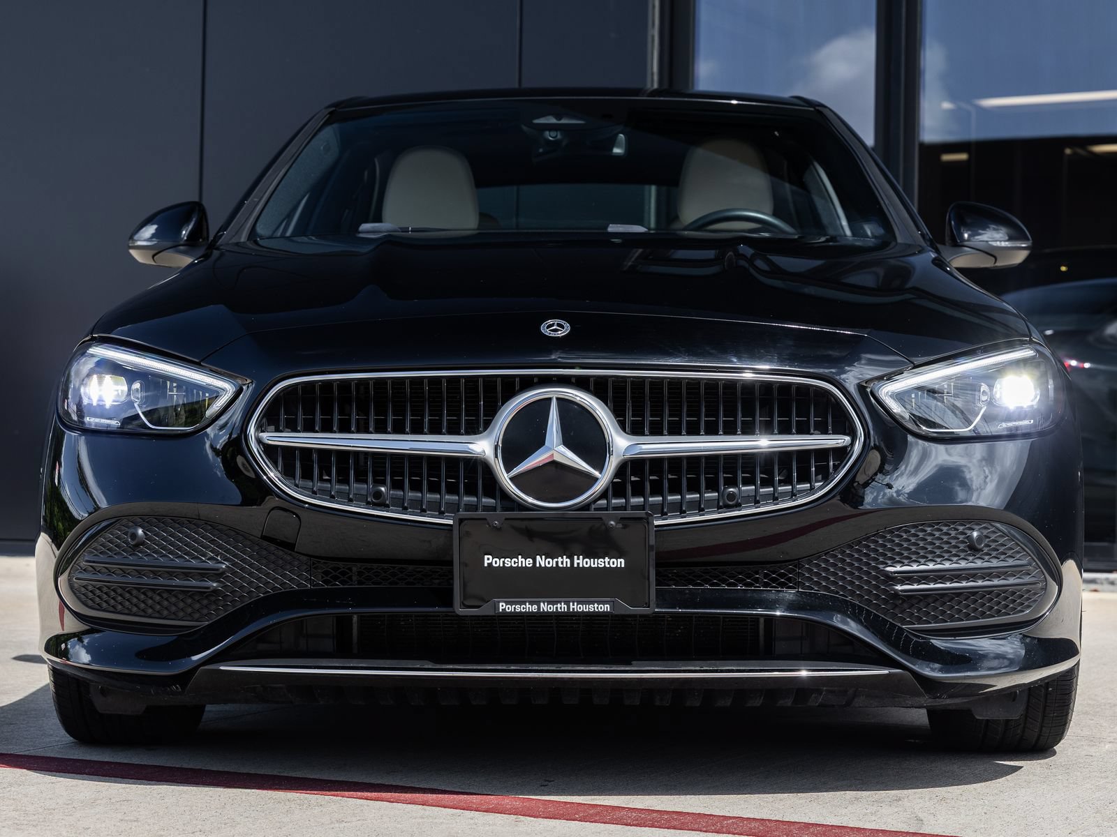 Used 2025 Mercedes-Benz C 300 Sedan image 4
