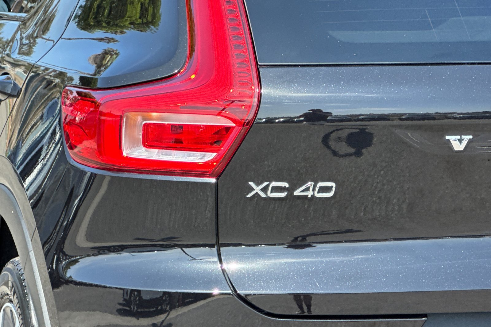 Certified 2026 Volvo XC40 B5 Plus AWD/4WD image 33