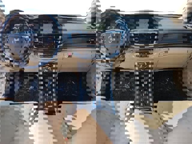 Used 2015 Honda Accord EX-L image 10