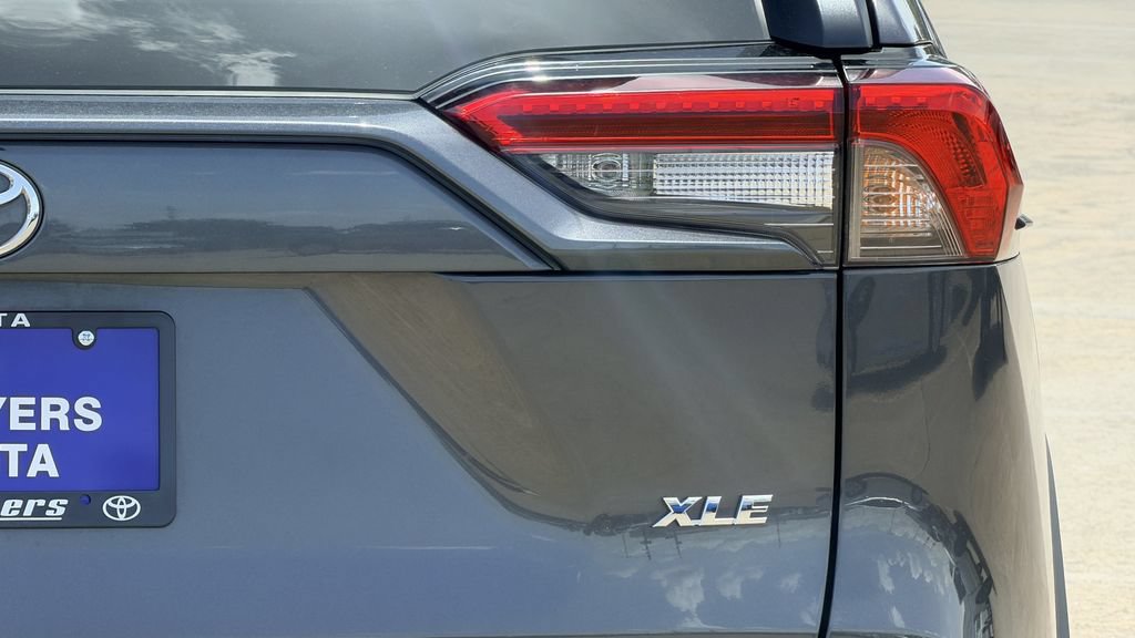 Used 2025 Toyota RAV4 XLE FWD image 10
