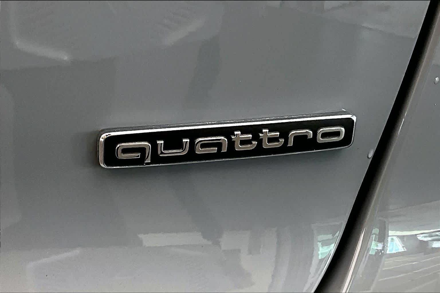 Used 2023 Audi Q4 e-tron Premium Plus AWD/4WD image 9