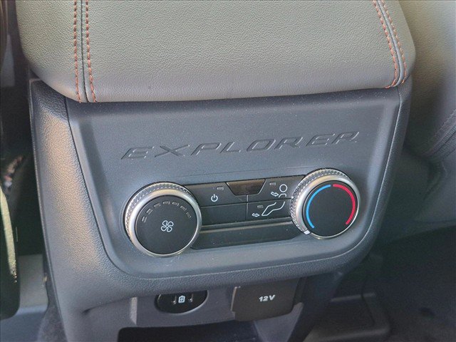 Used 2025 Ford Explorer Active w/ Active Comfort Package RWD image 15