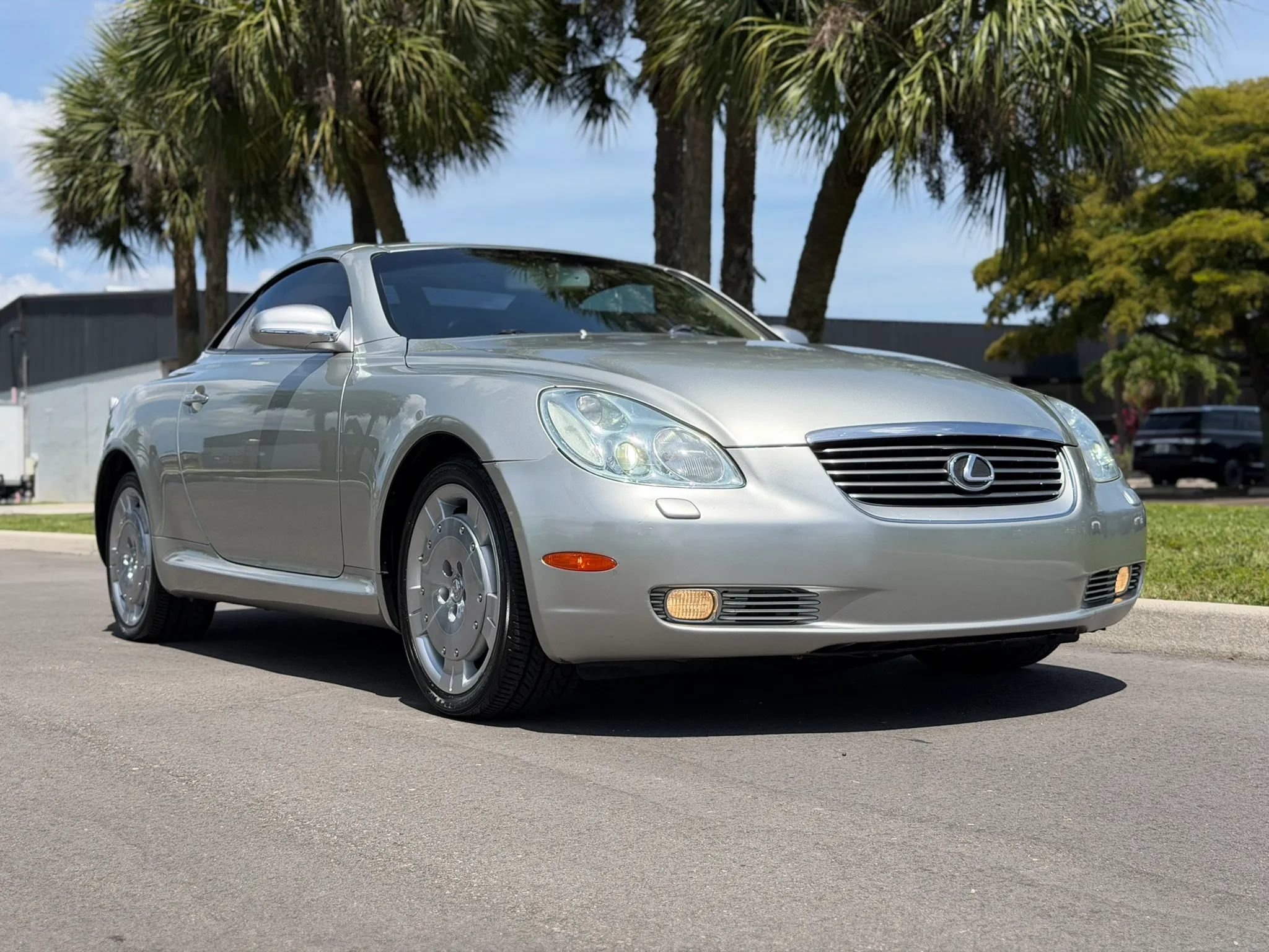 Used 2002 Lexus SC 430 Convertible RWD image 2