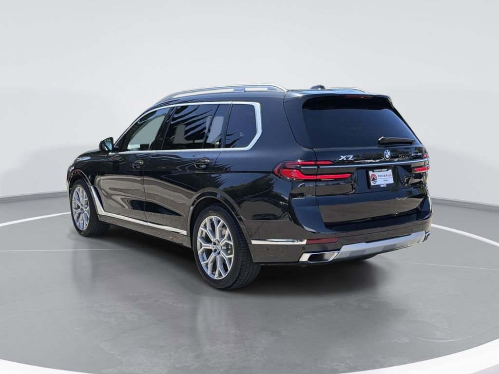 Used 2025 BMW X7 xDrive40i w/ Climate Comfort Package image 5