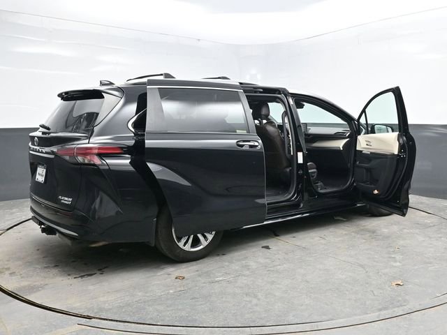 Used 2022 Toyota Sienna Platinum image 47
