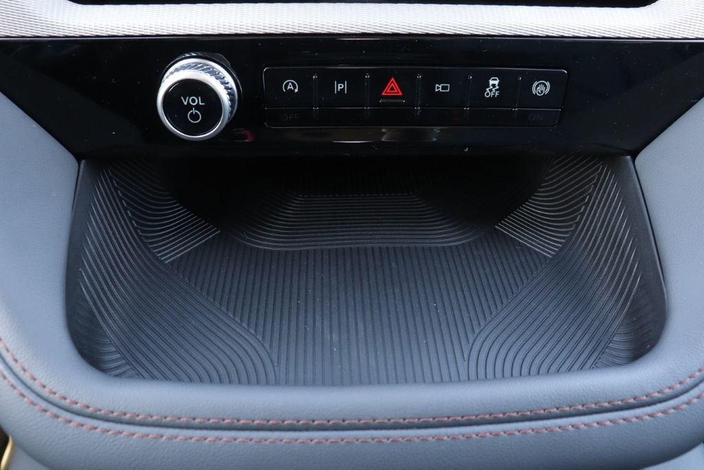 New 2026 Ford Explorer Active w/ Active Comfort Package image 25