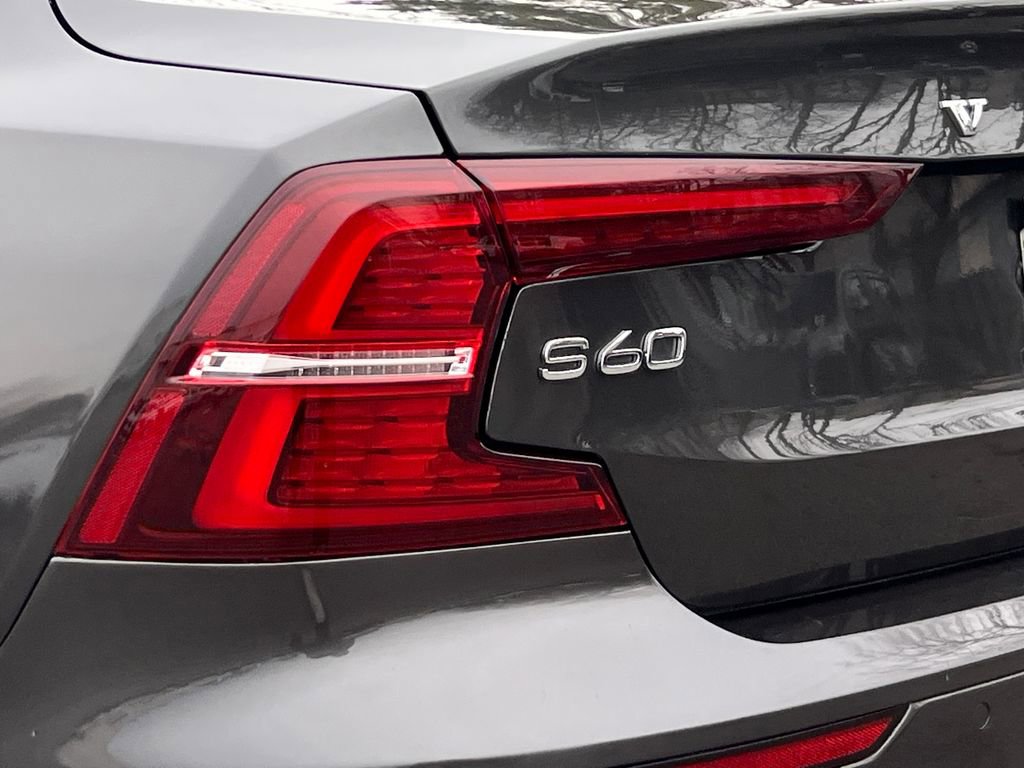 Used 2024 Volvo S60 B5 Core image 8
