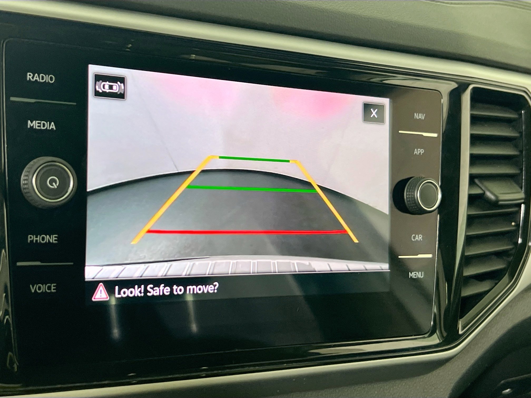 Used 2022 Volkswagen Atlas SEL image 14