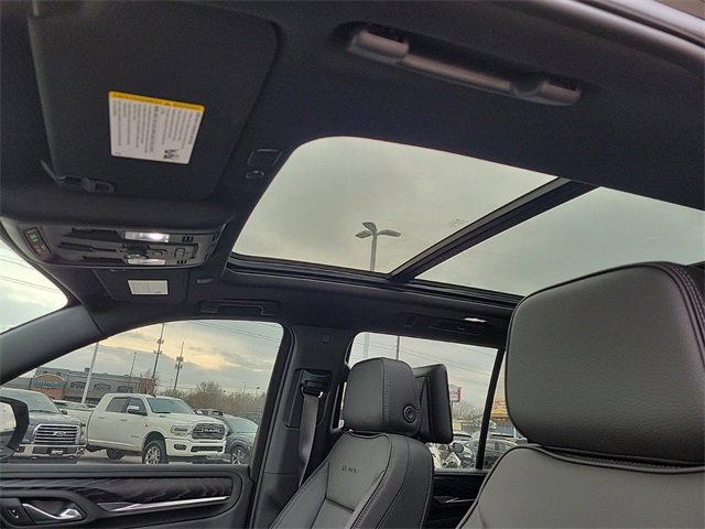 New 2024 GMC Yukon Denali w/ Advanced Technology Package image 24