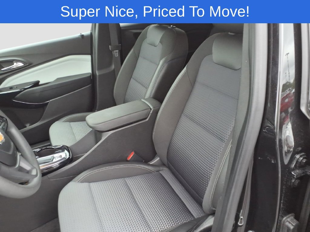 Used 2025 Chevrolet Trax LT FWD image 15