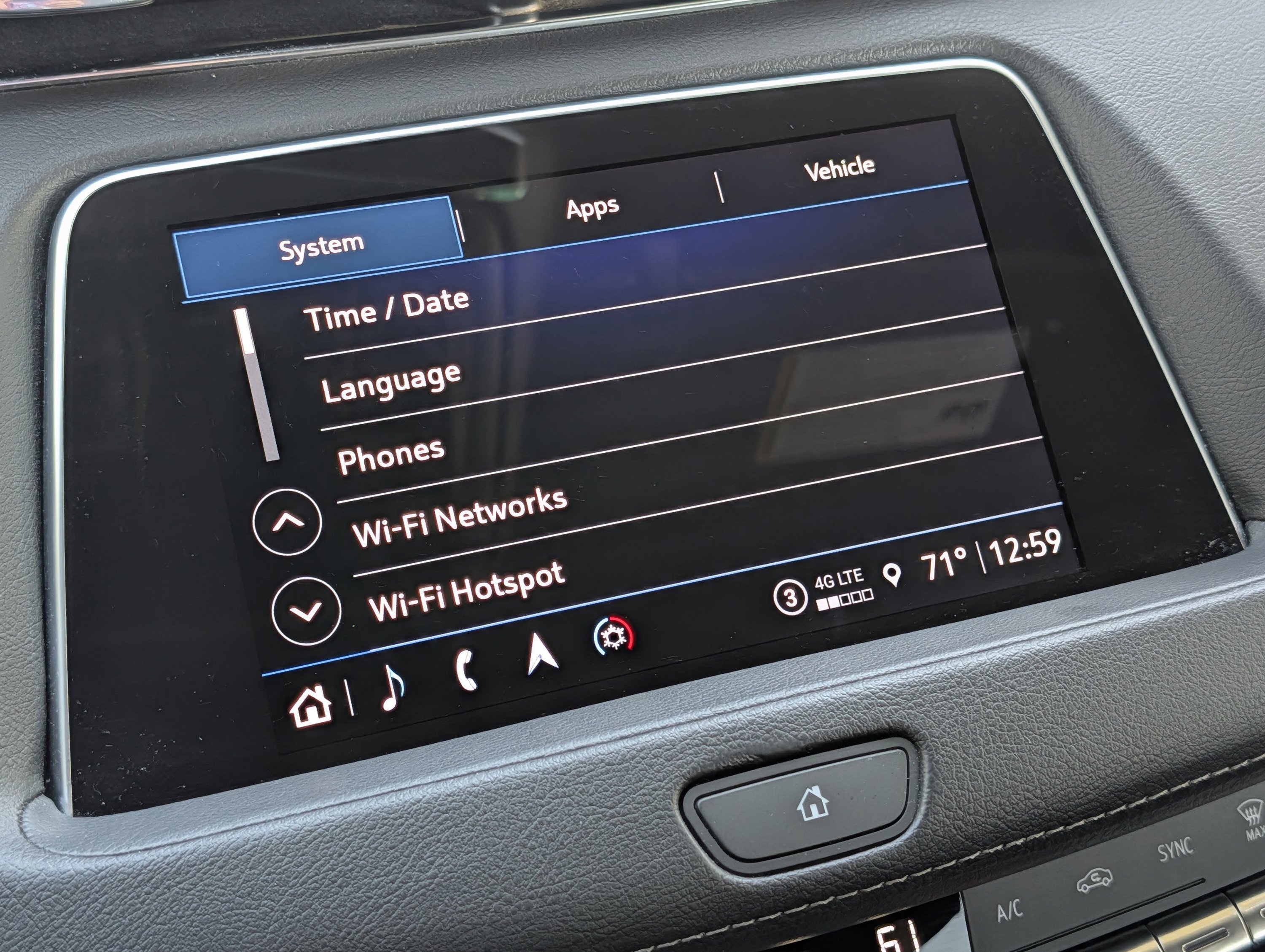 Used 2023 Cadillac XT4 Luxury w/ Cold Weather Package image 40