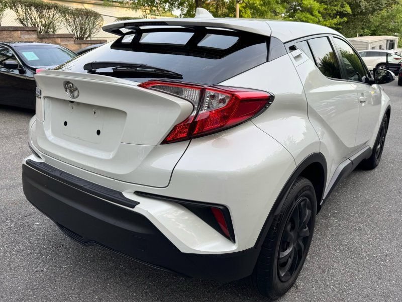 Used 2021 Toyota C-HR LE FWD image 6