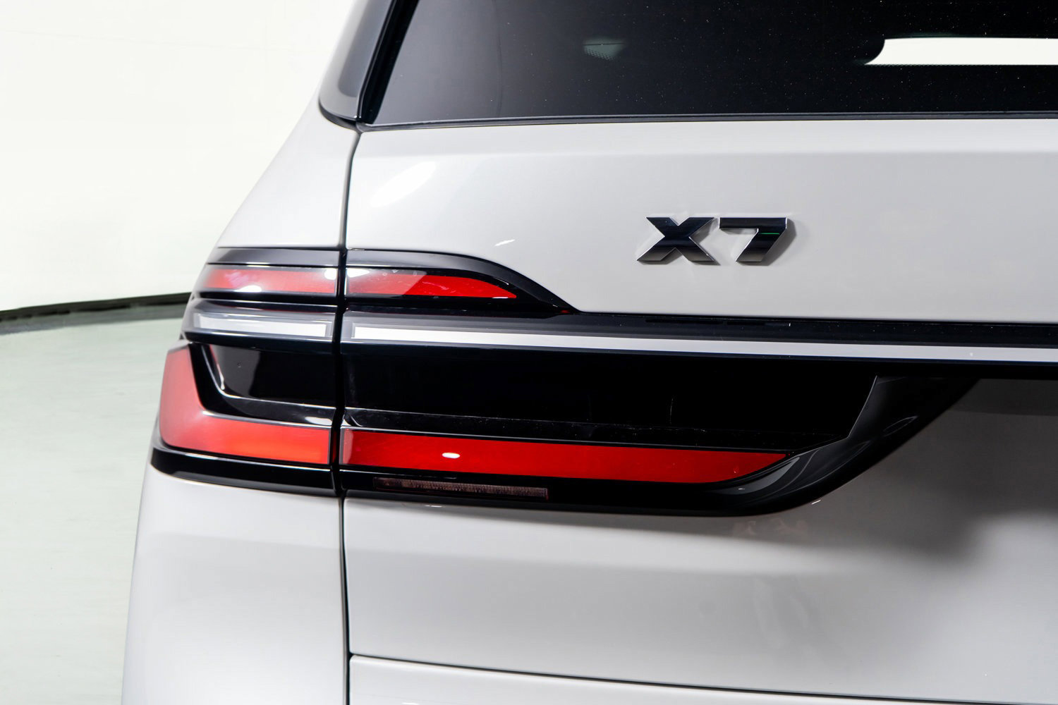 Used 2025 BMW X7 M60i image 12