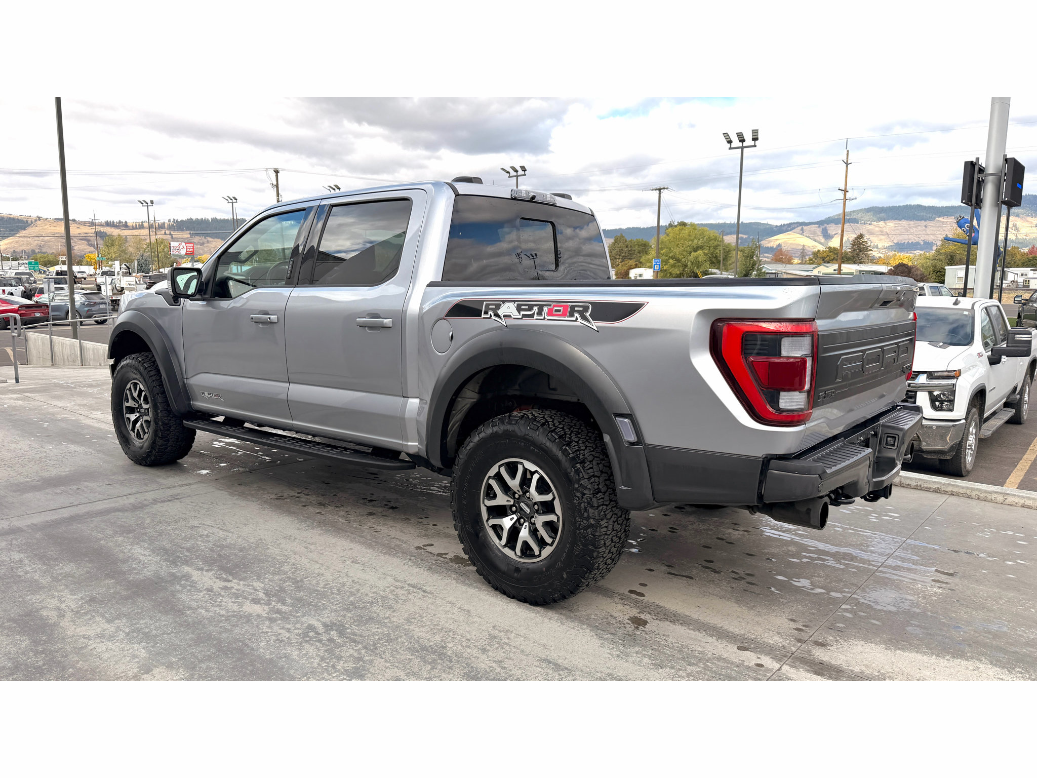 Used 2023 Ford F150 Raptor AWD/4WD image 3