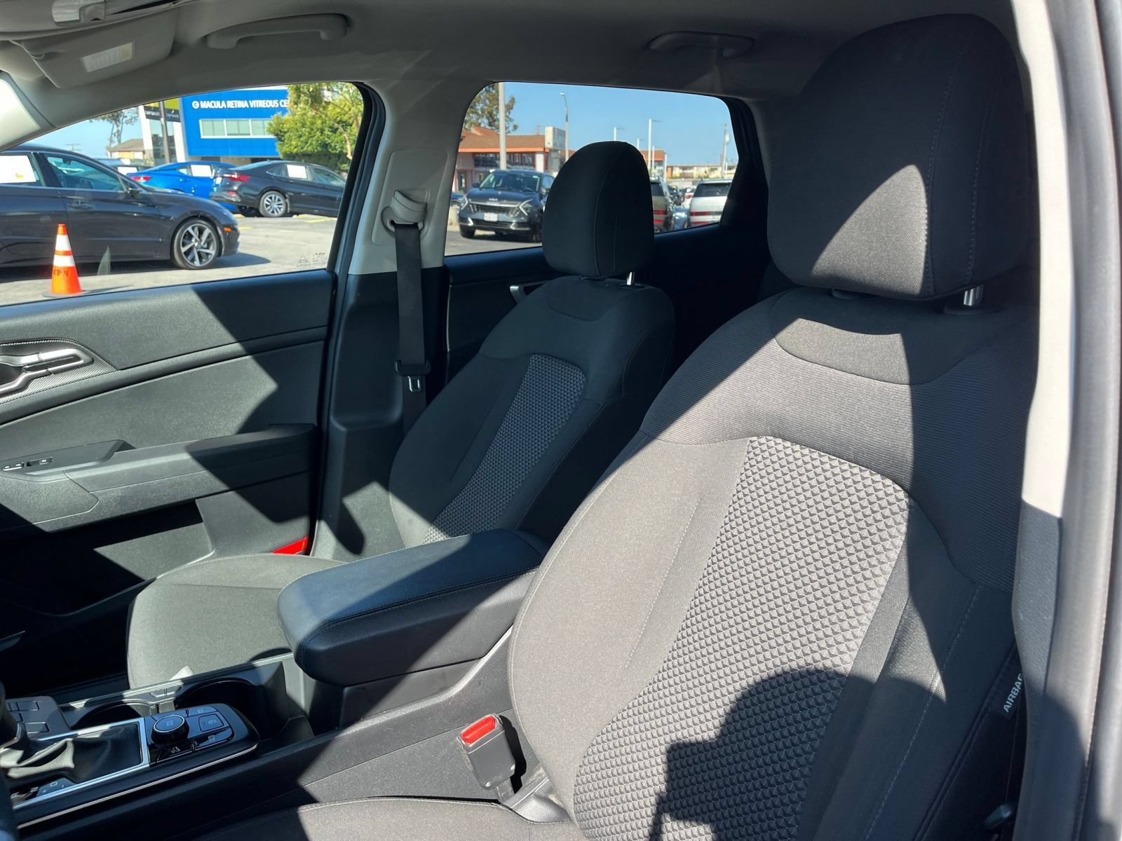 Used 2025 Kia Sportage LX FWD image 27