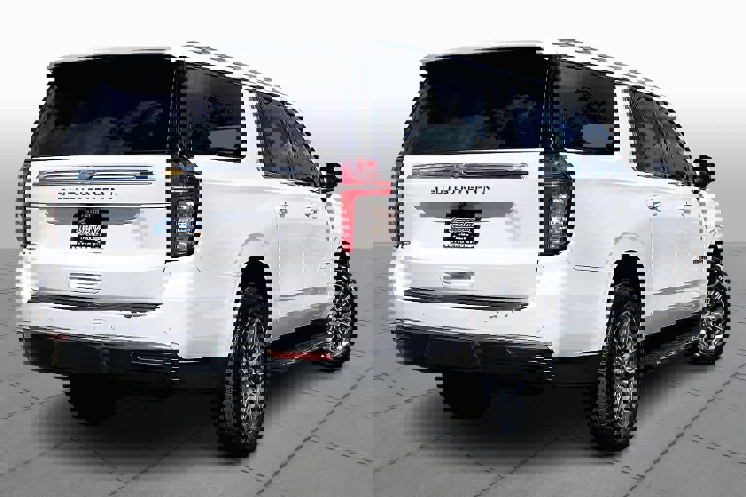 Used 2022 Chevrolet Suburban LT w/ Luxury Package image 13