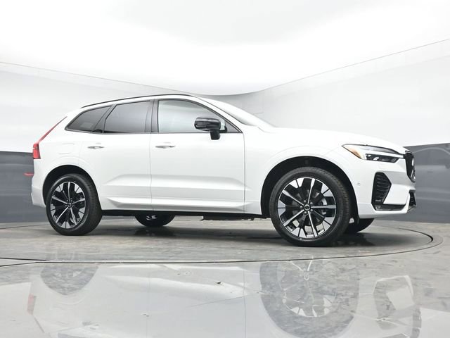 New 2026 Volvo XC60 B5 Plus w/ Protection Package Premier AWD/4WD image 39