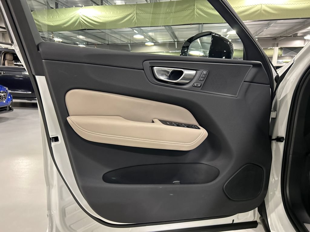 Used 2026 Volvo XC60 B5 Plus w/ Protection Package Premier AWD/4WD image 10