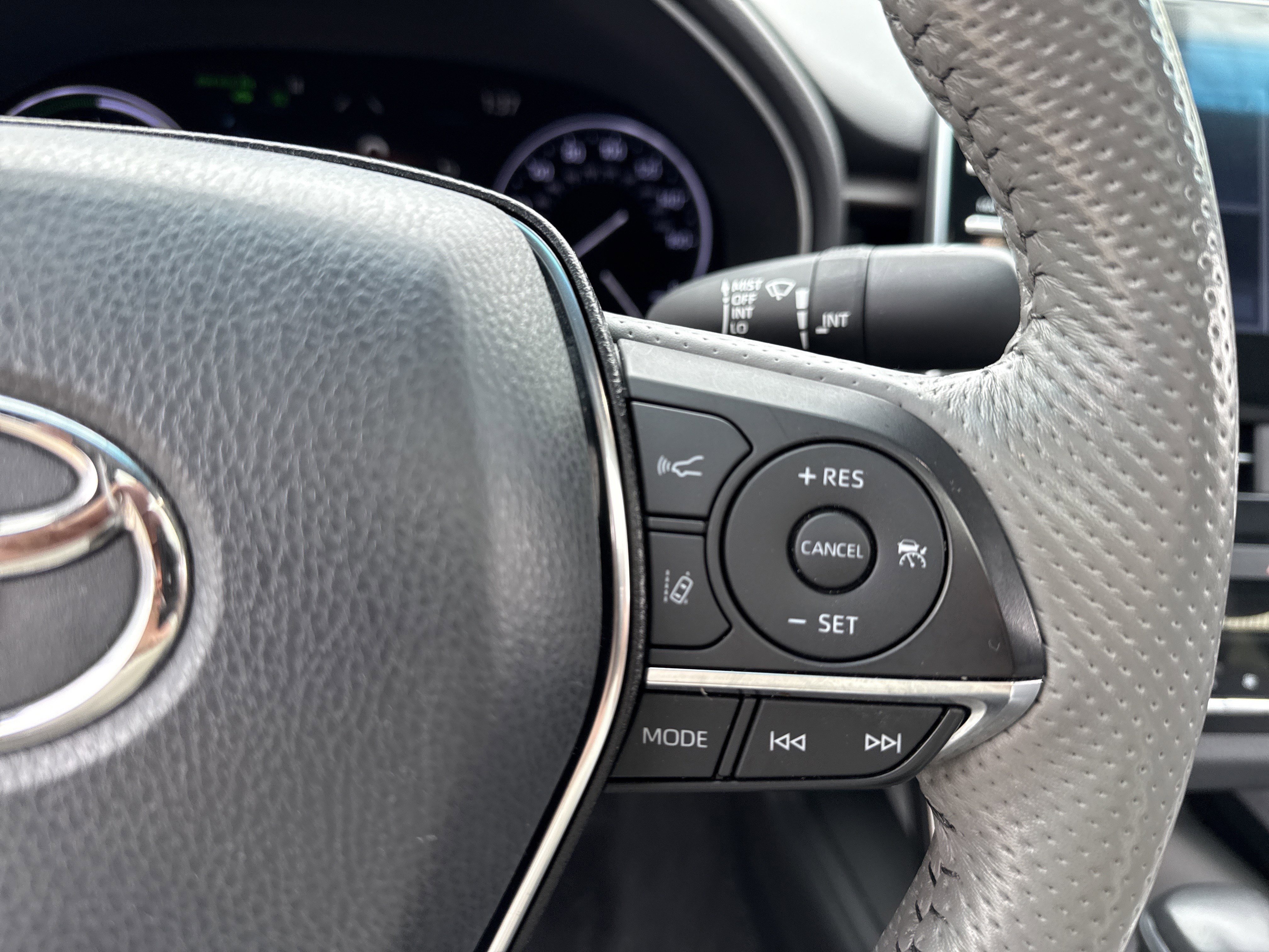 Used 2022 Toyota Avalon Limited w/ Advanced Safety Package image 25