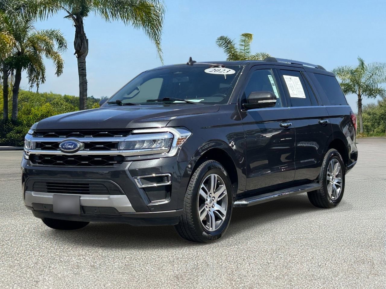 Used 2023 Ford Expedition Limited image 2