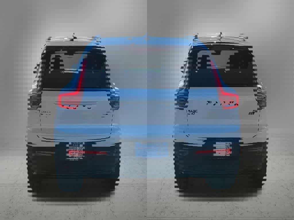 Used 2026 Volvo XC40 B5 Ultra w/ Climate Package image 5