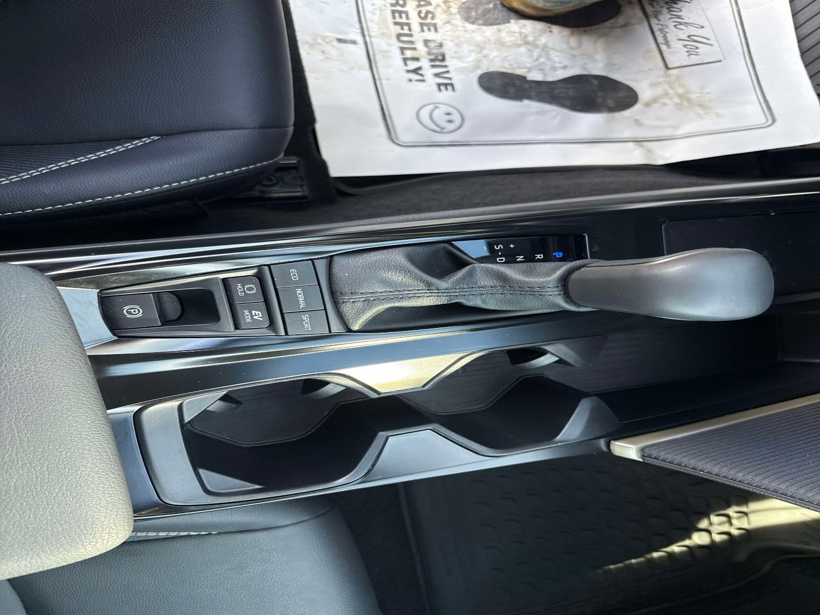 Used 2025 Toyota Camry SE w/ Multimedia Upgrade Package image 21