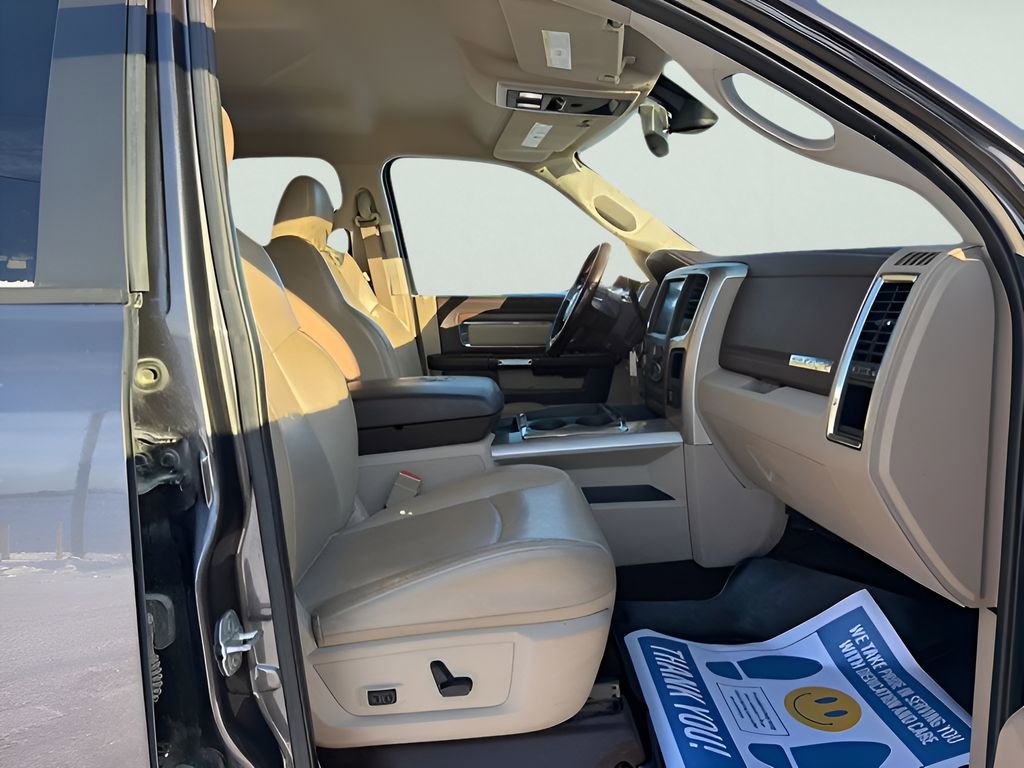 Used 2015 RAM 3500 Laramie image 11