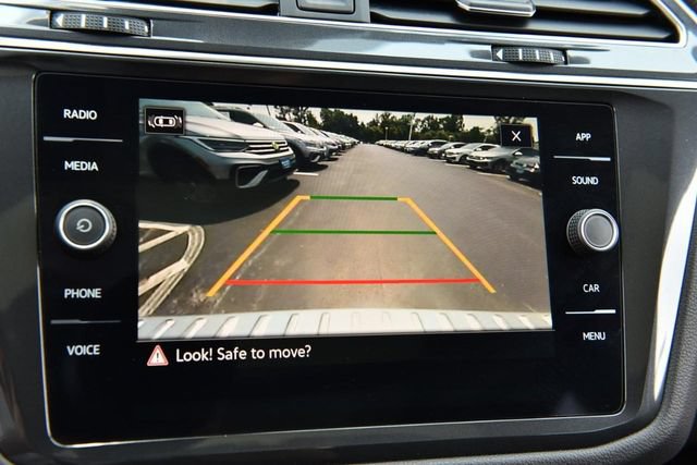 Certified 2023 Volkswagen Tiguan SE w/ Panoramic Sunroof Package FWD image 13