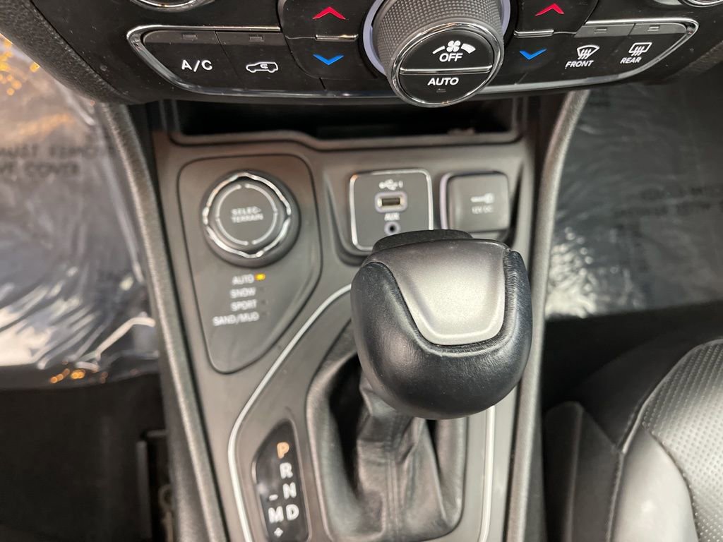 Used 2021 Jeep Cherokee Latitude Lux w/ Comfort/Convenience Group image 20