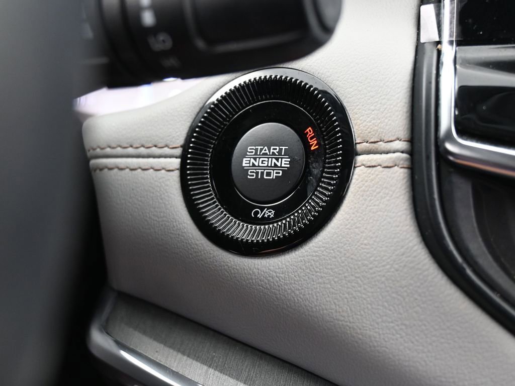 Used 2022 Jeep Compass Limited image 27