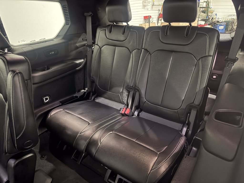 Used 2025 Jeep Grand Cherokee L Limited w/ Black Appearance Package AWD/4WD image 20