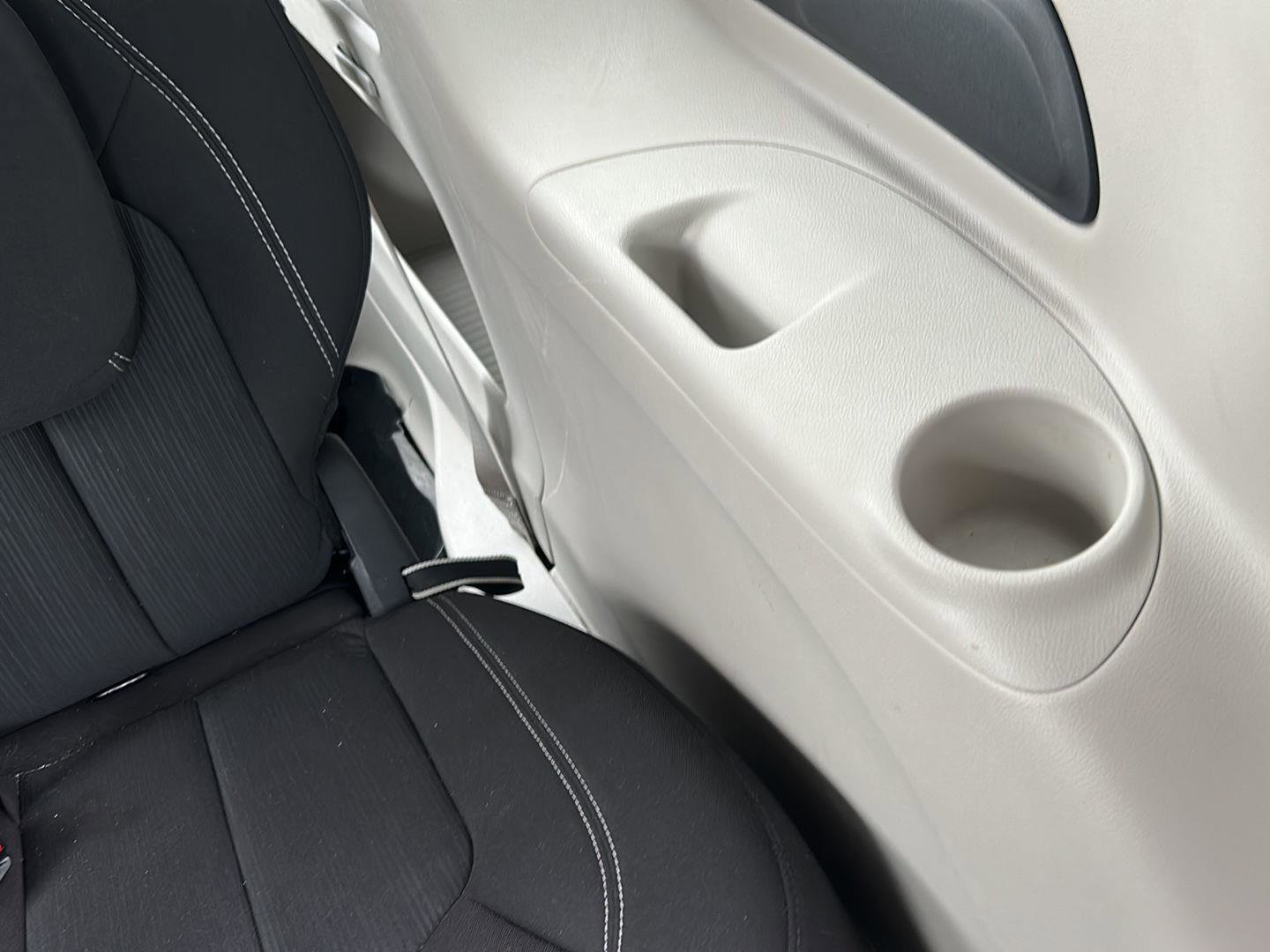 Used 2023 Chrysler Voyager LX image 10