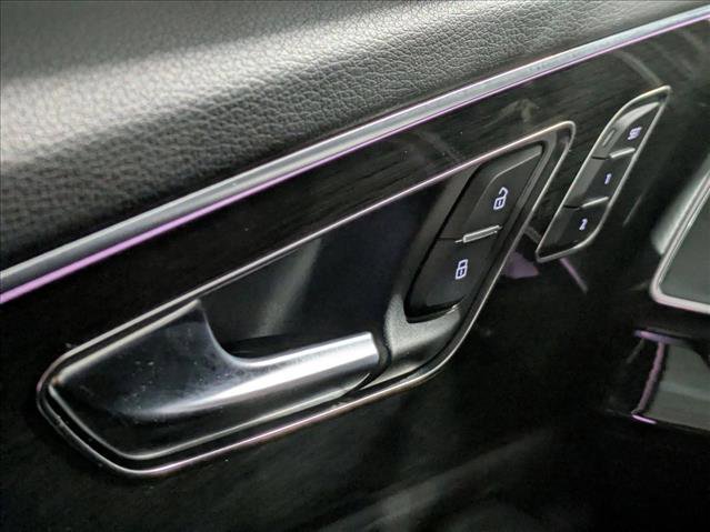 Used 2024 Audi Q8 Prestige w/ Prestige Package AWD/4WD image 19