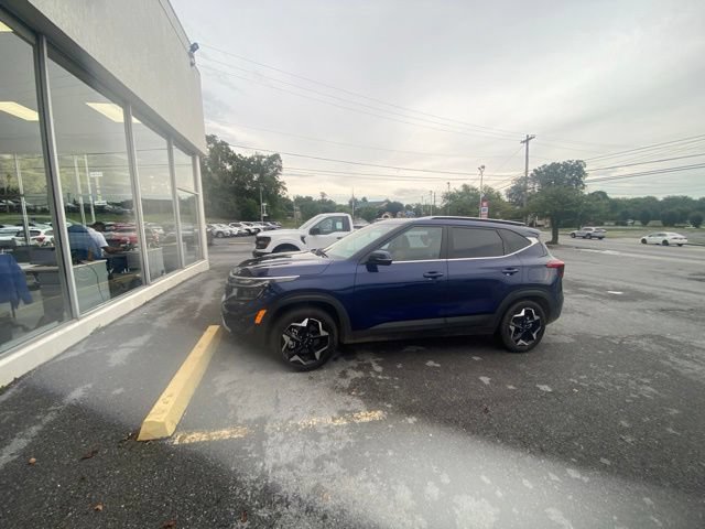 Used 2025 Kia Seltos EX w/ EX Sunroof Package AWD/4WD image 1