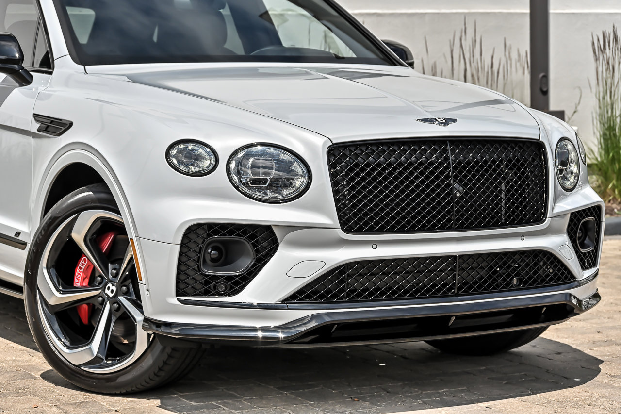 Used 2022 Bentley Bentayga AWD/4WD image 2