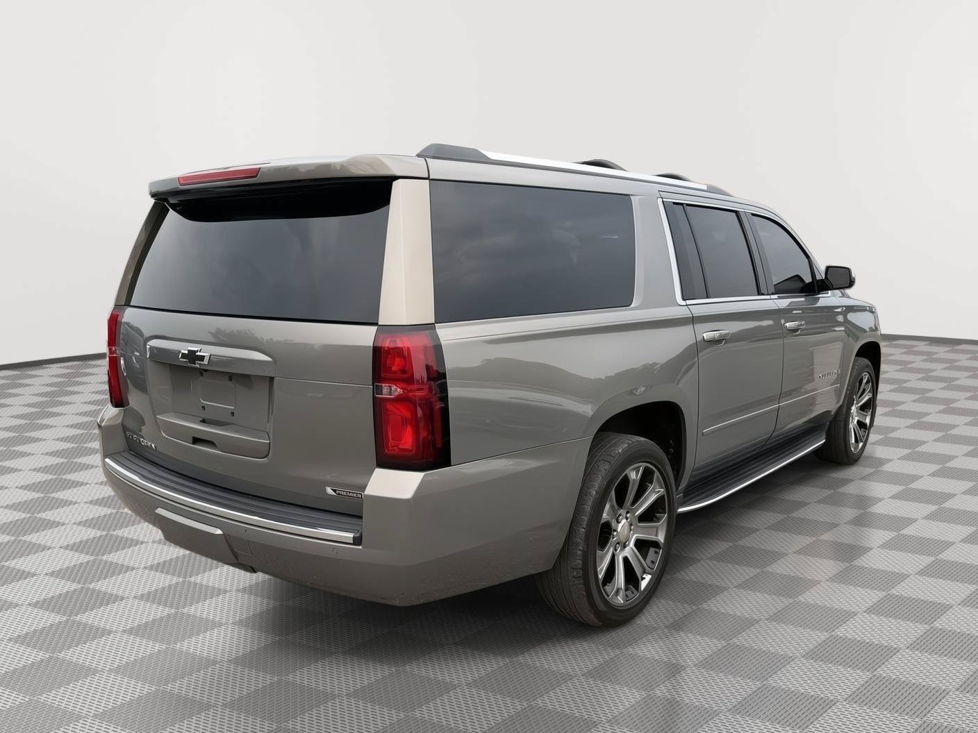 Used 2017 Chevrolet Suburban Premier AWD/4WD image 7