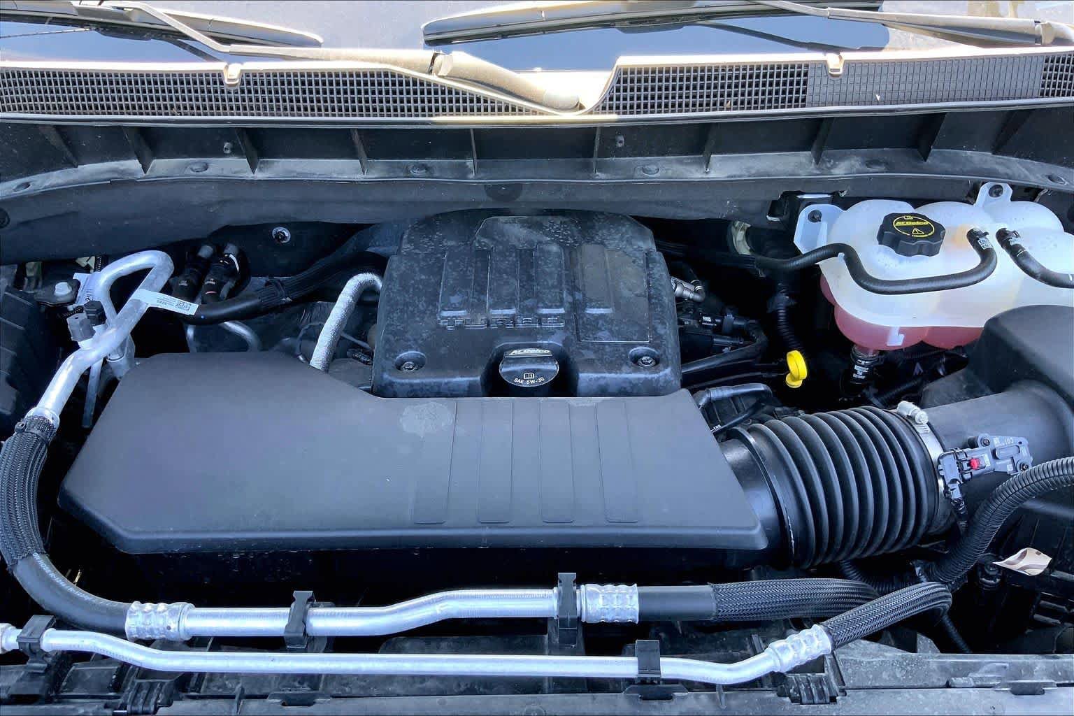 Used 2024 Chevrolet Silverado 1500 LT AWD/4WD image 32