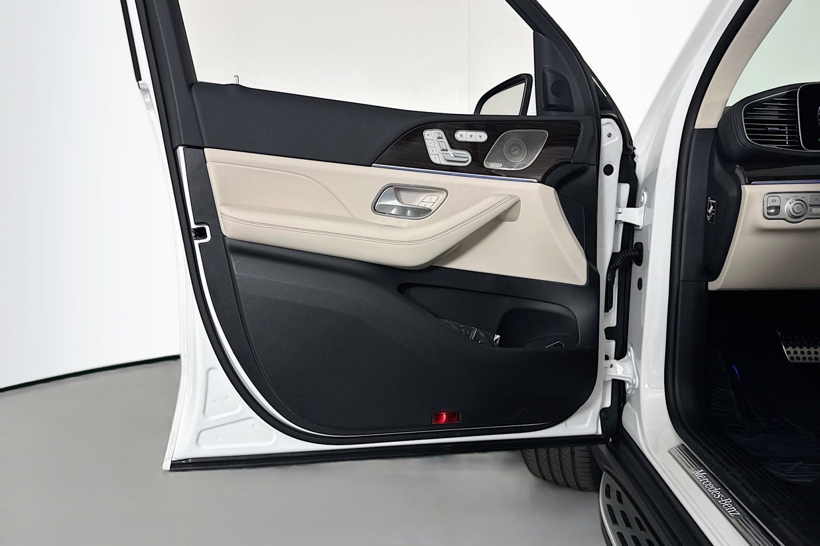 New 2026 Mercedes-Benz GLS 450 4MATIC image 21