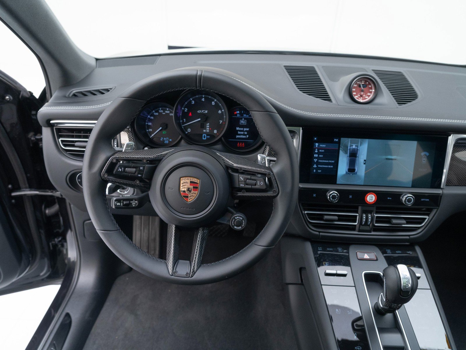Certified 2025 Porsche Macan GTS image 32