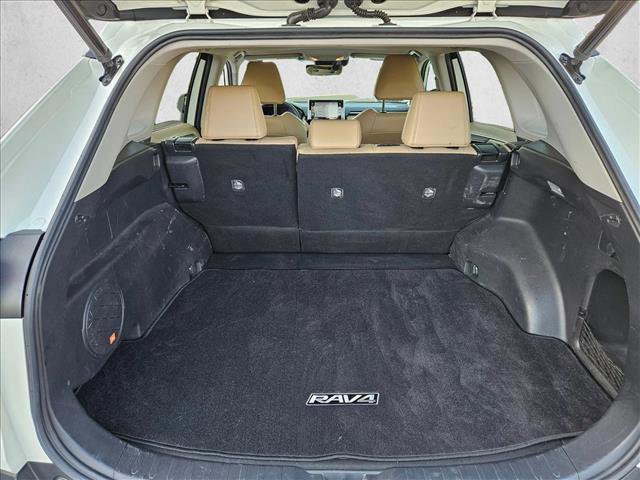 Used 2020 Toyota RAV4 Limited image 6