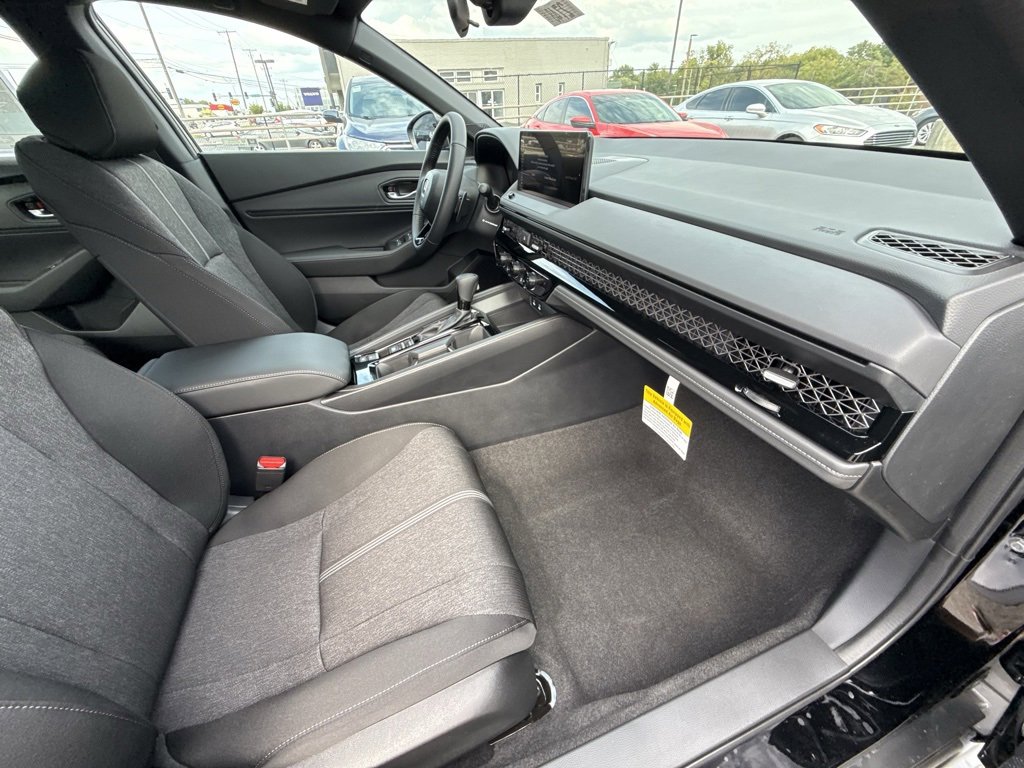 Used 2025 Honda Accord Sport image 43