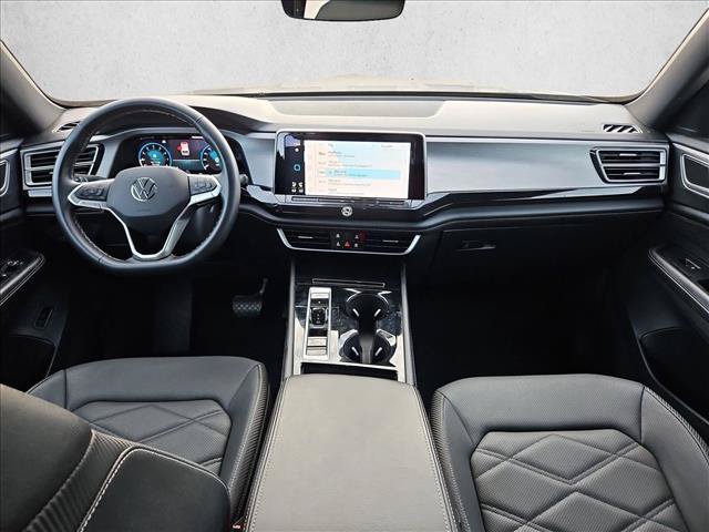 Used 2025 Volkswagen Atlas Cross Sport SE FWD image 17