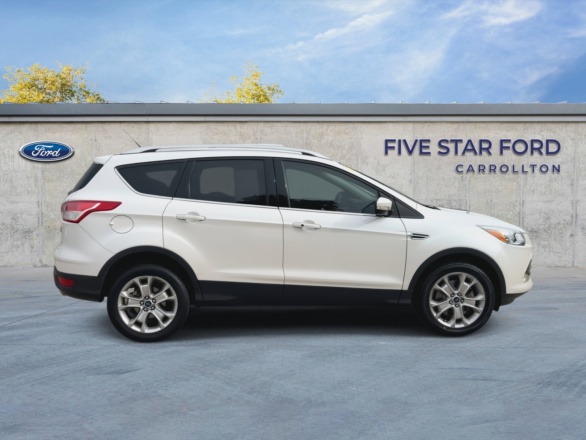 Used 2015 Ford Escape Titanium FWD image 9