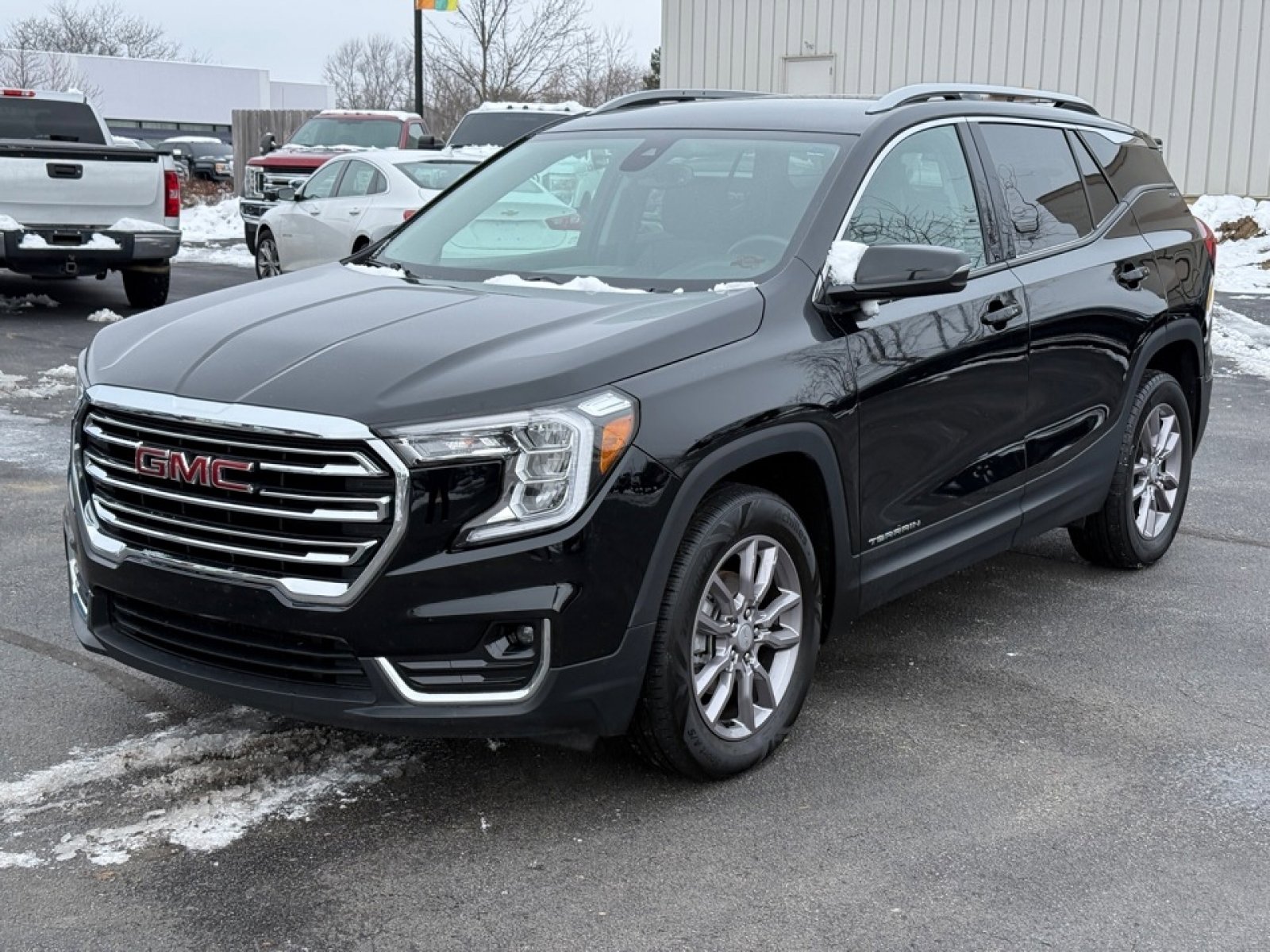 Used 2024 GMC Terrain SLT image 4