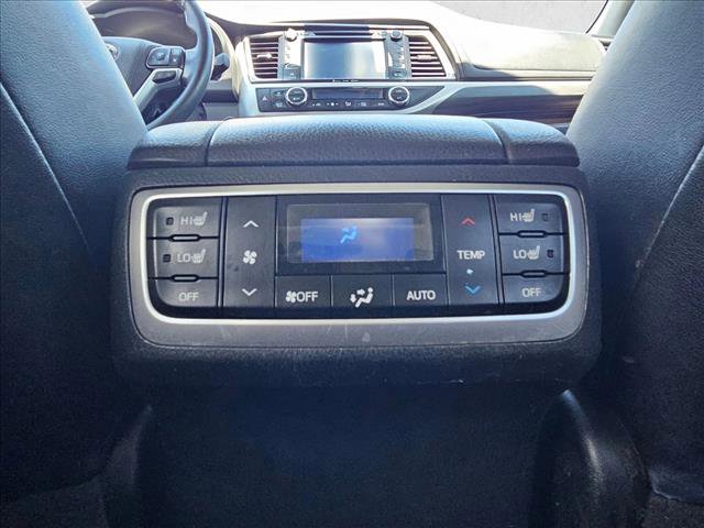 Used 2019 Toyota Highlander Limited Platinum AWD/4WD image 16