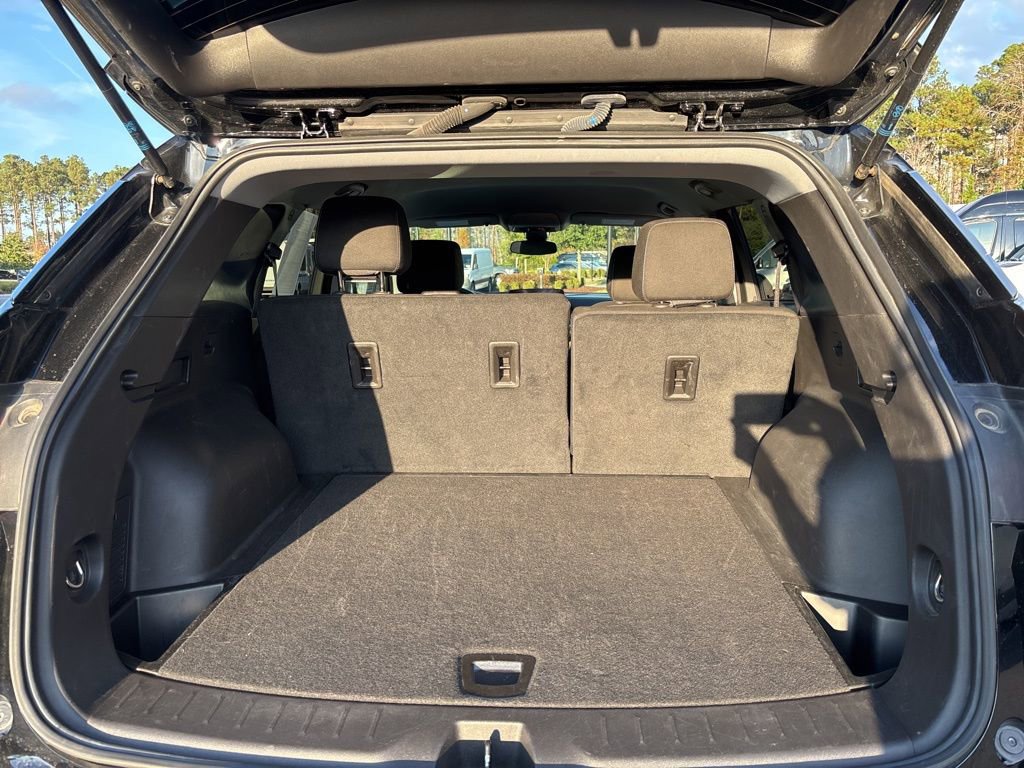 Used 2025 Chevrolet Blazer LT FWD image 15