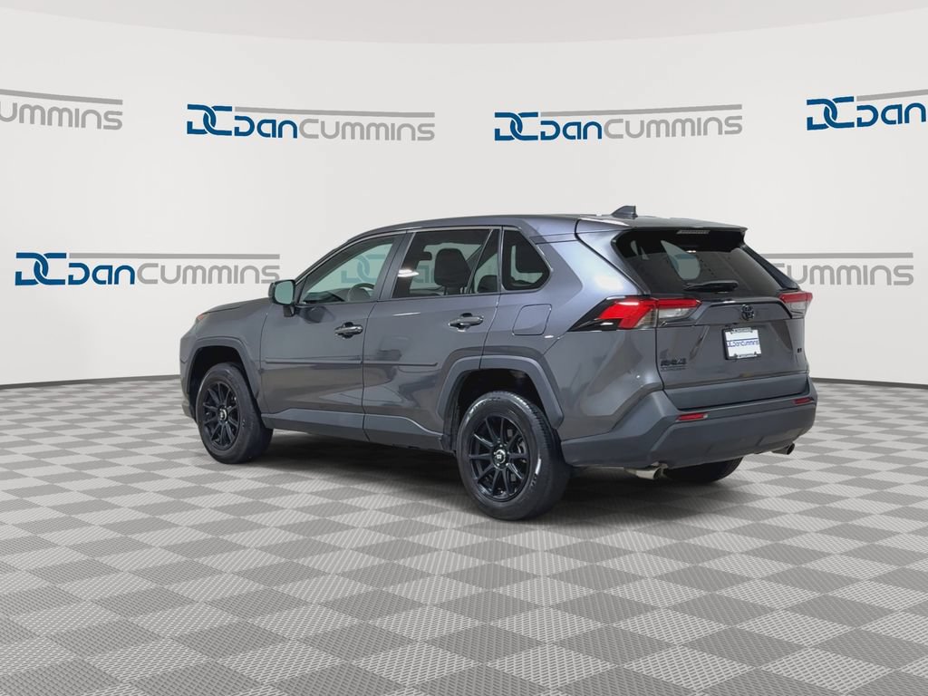 Used 2022 Toyota RAV4 LE FWD image 6