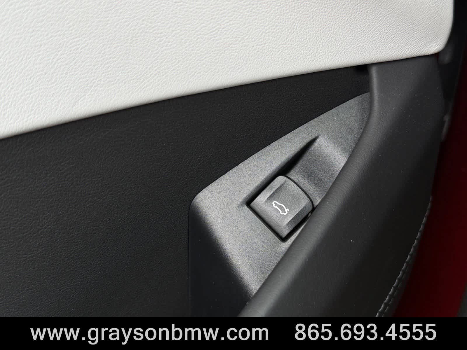 Used 2022 BMW M8 Competition w/ M Carbon Exterior Package AWD/4WD image 25