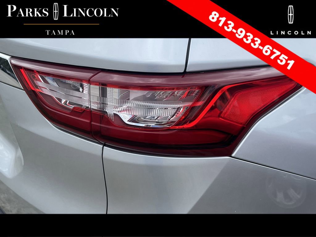 Used 2018 Chevrolet Traverse LT image 8